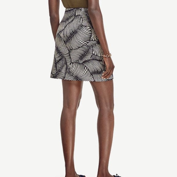 Ann Taylor lined pencil skirt Sz 4 navy and cream palm leaf pattern/ zipper - Picture 12 of 12